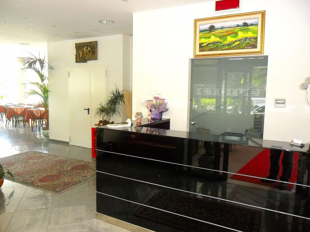 Hotel Etoile Ρίμινι Εξωτερικό φωτογραφία