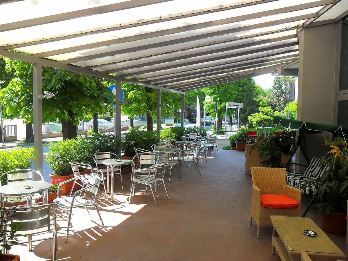 Hotel Etoile Ρίμινι Εξωτερικό φωτογραφία