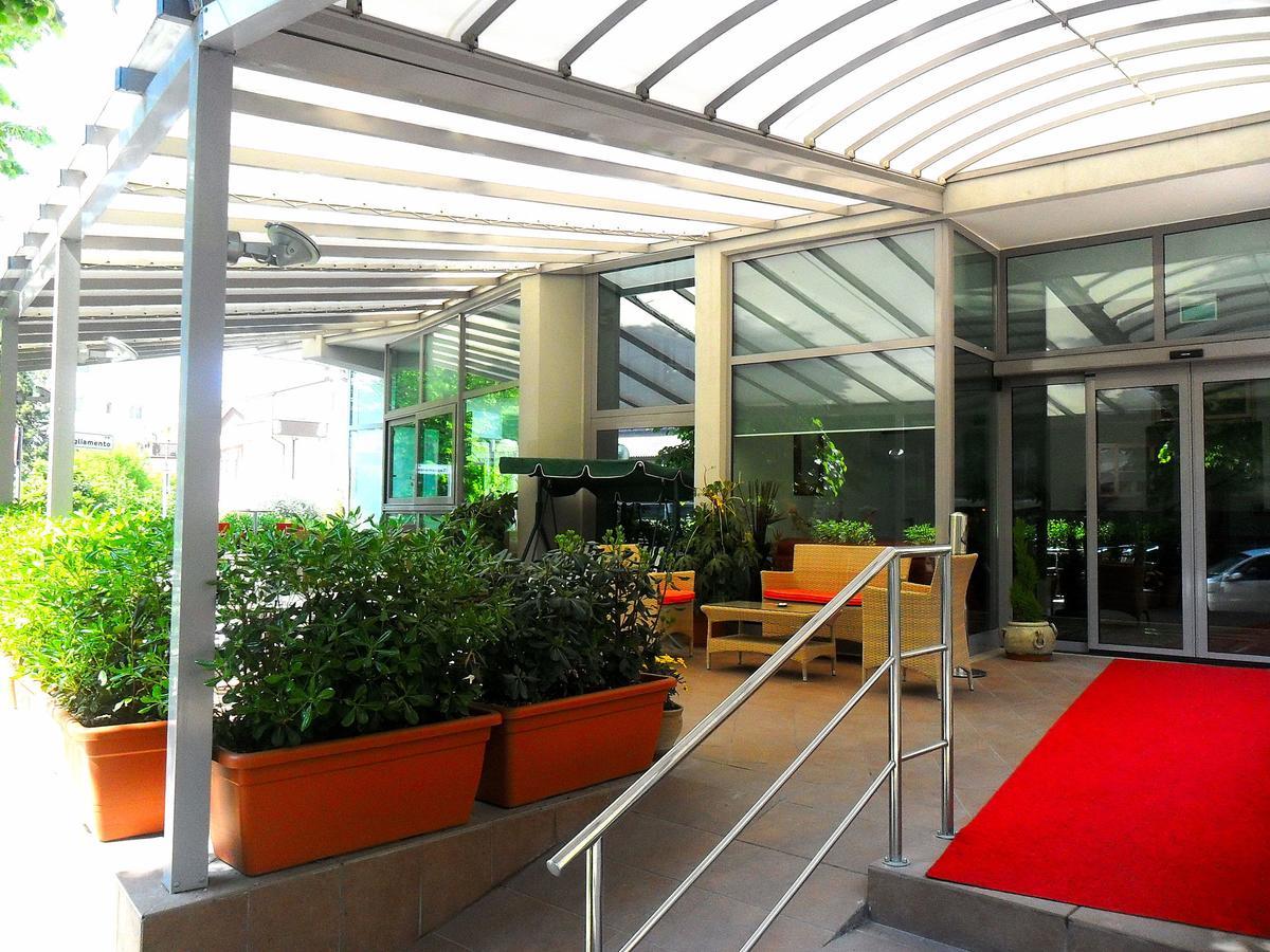 Hotel Etoile Ρίμινι Εξωτερικό φωτογραφία