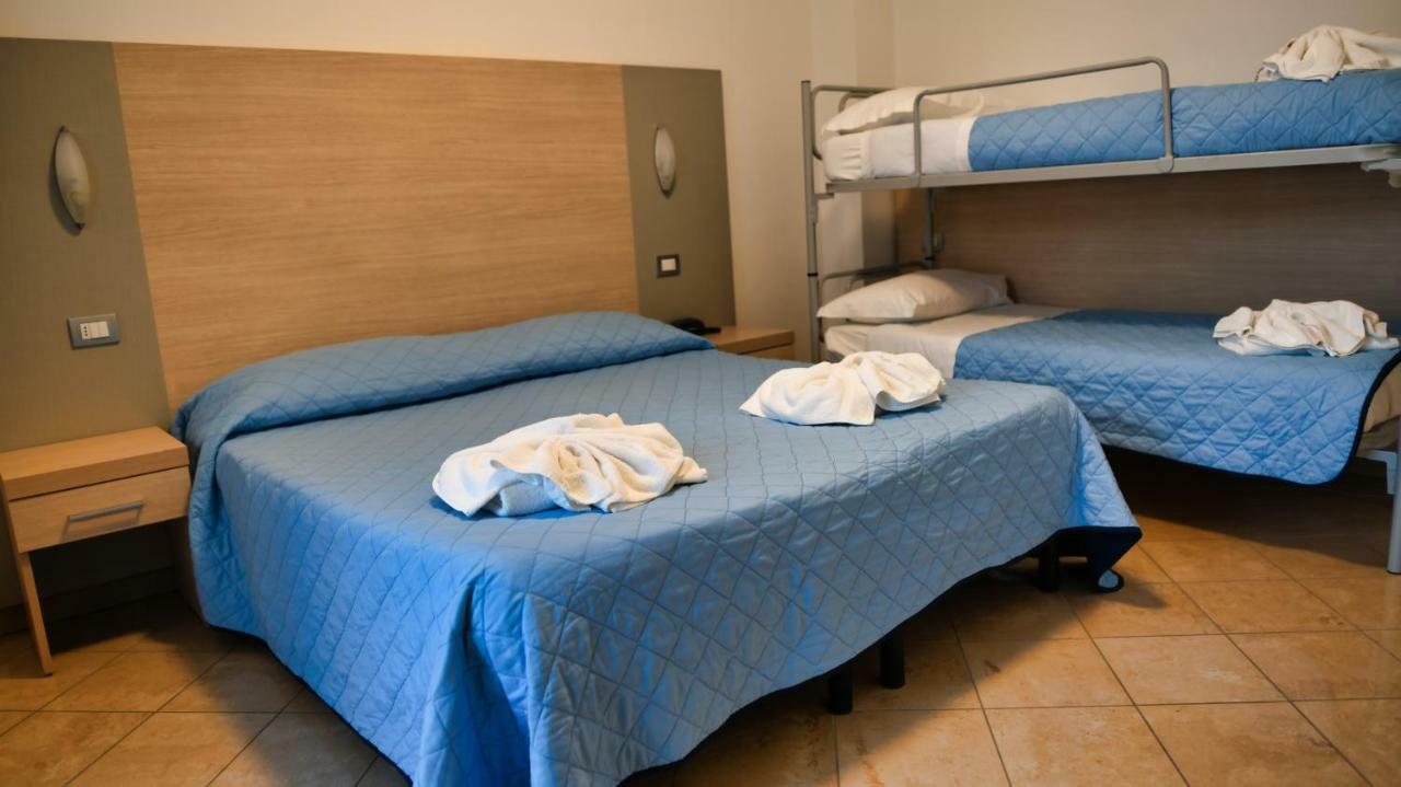 Hotel Etoile Ρίμινι Εξωτερικό φωτογραφία
