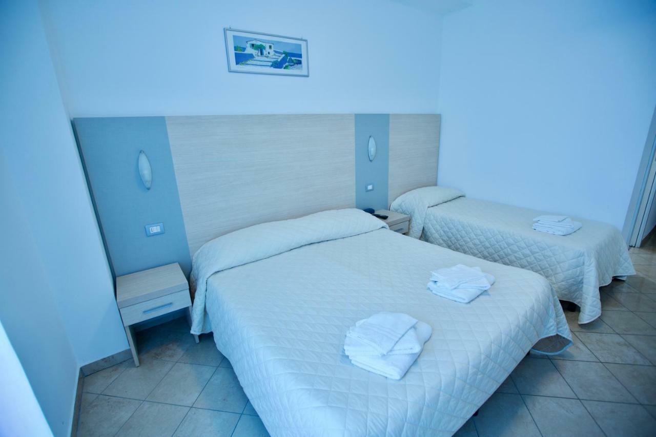 Hotel Etoile Ρίμινι Εξωτερικό φωτογραφία